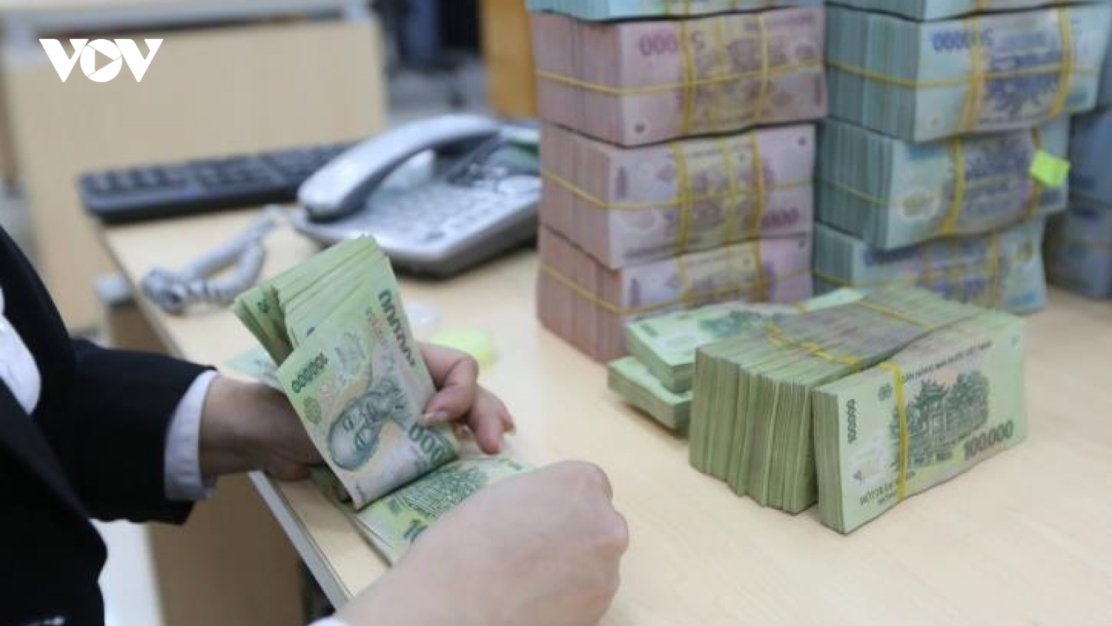 Hàng loạt ngân hàng giảm lãi suất huy động