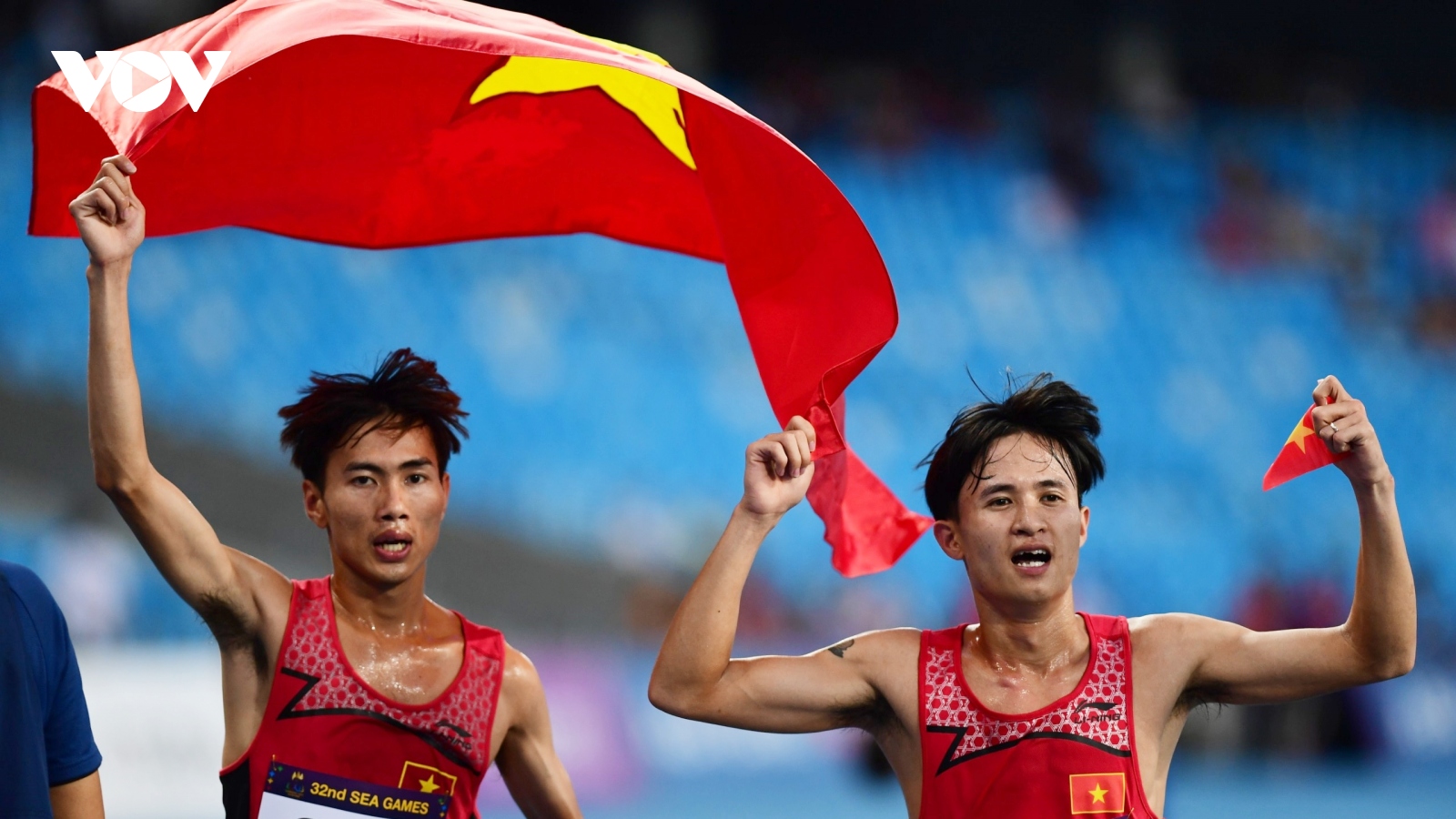 Bộ đôi Việt Nam thống trị đường chạy 3000m vượt chướng ngại vật SEA Games 32