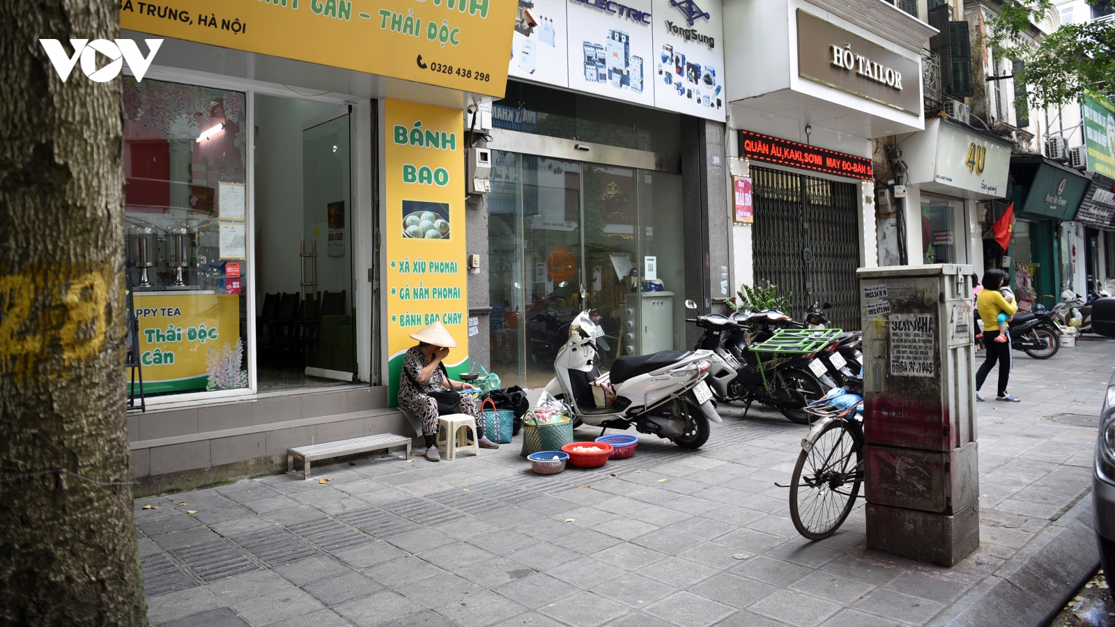 Cận cảnh loạt vỉa hè tuyến phố Hà Nội đủ điều kiện sử dụng tạm để buôn bán