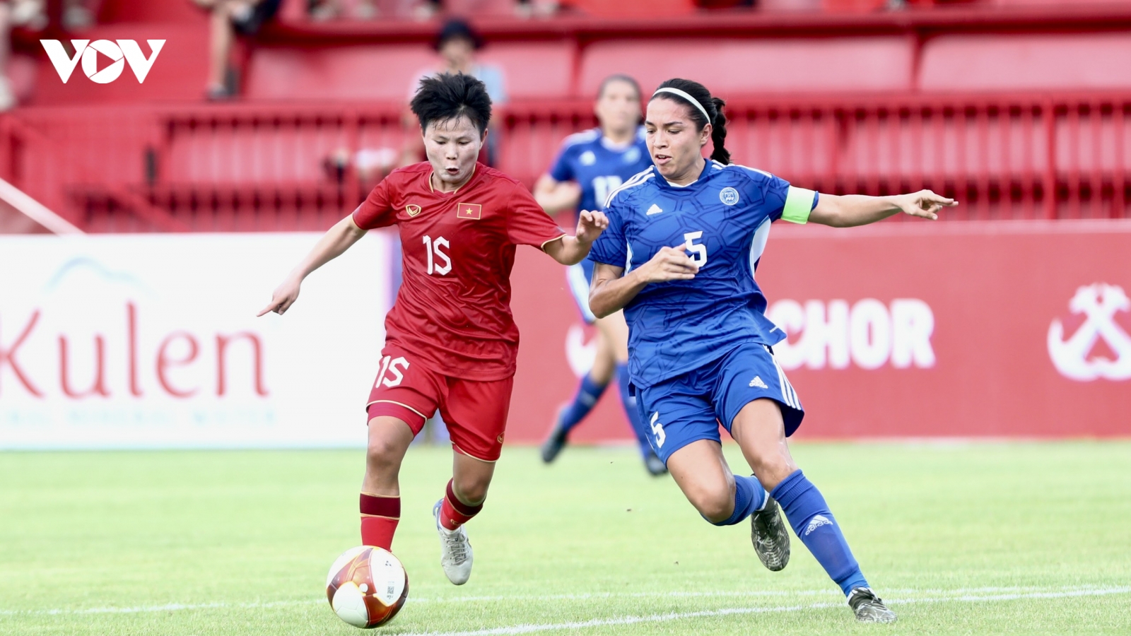 ĐT nữ Việt Nam vào bán kết SEA Games 32 dù thua ĐT nữ Philippines