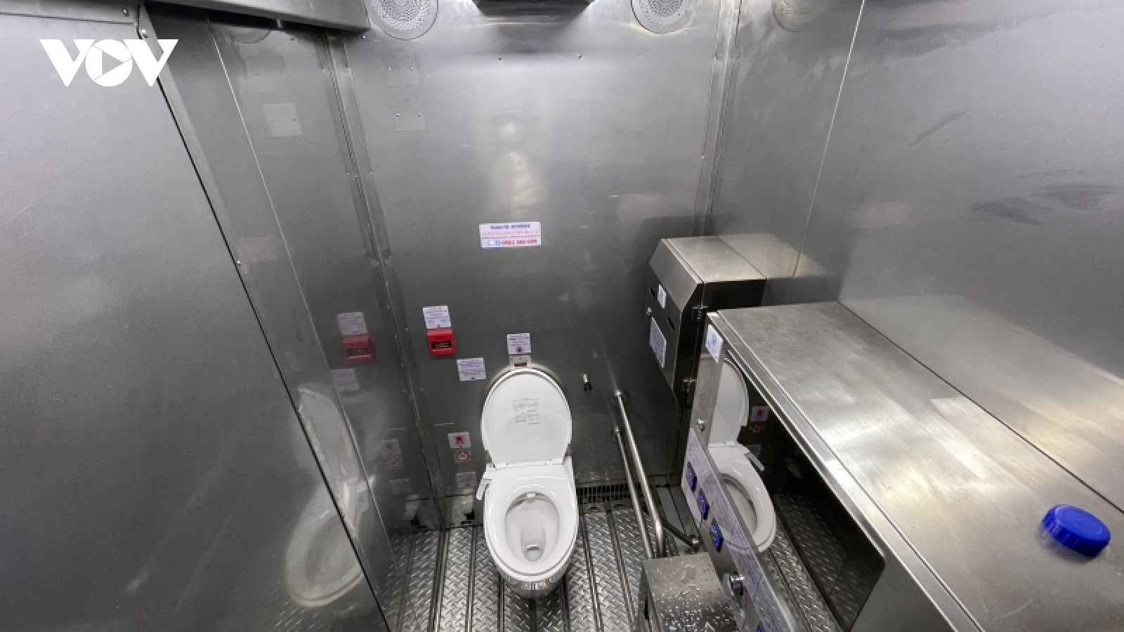 TP.HCM khánh thành 2 nhà vệ sinh công cộng hoàn toàn tự động, chuẩn quốc tế