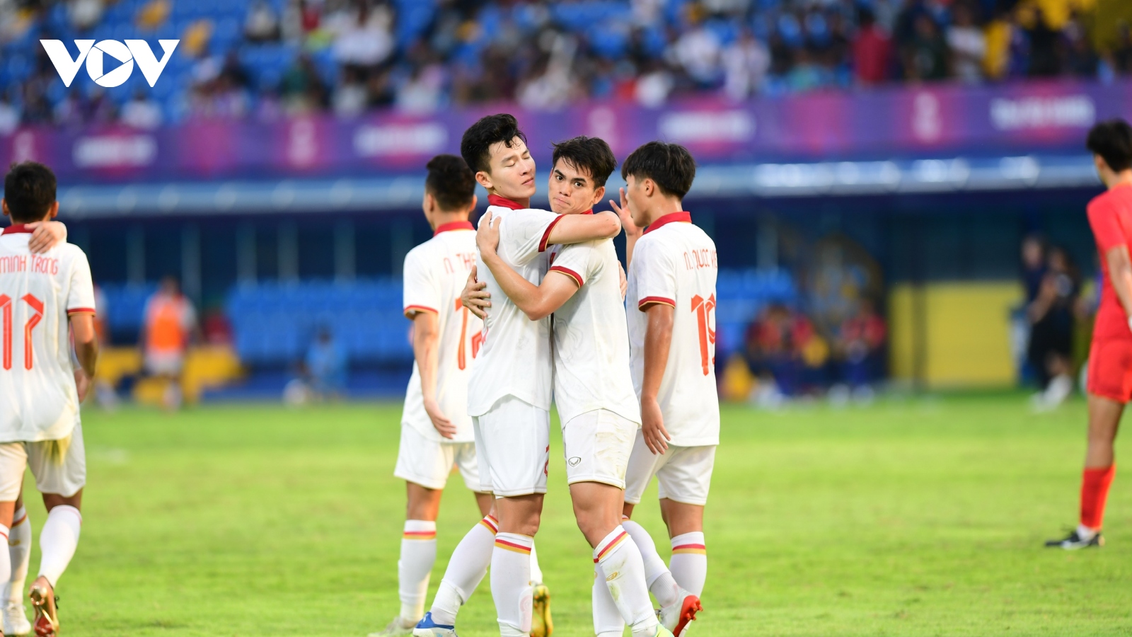 Bảng xếp hạng bóng đá SEA Games 32 mới nhất: U22 Việt Nam sánh ngang U22 Thái Lan