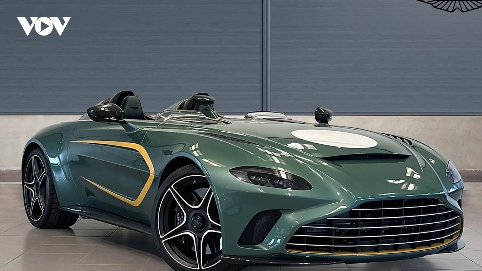 Ảnh chi tiết siêu xe độc lạ Aston Martin V12 Speedste có giá hơn 1,2 triệu USD
