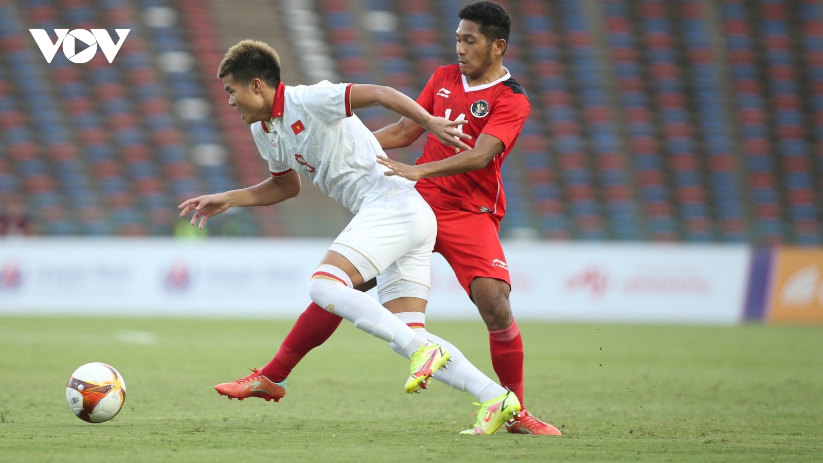 U22 Việt Nam thua 2-3 trước 10 người của U22 Indonesia ở bán kết SEA Games 32