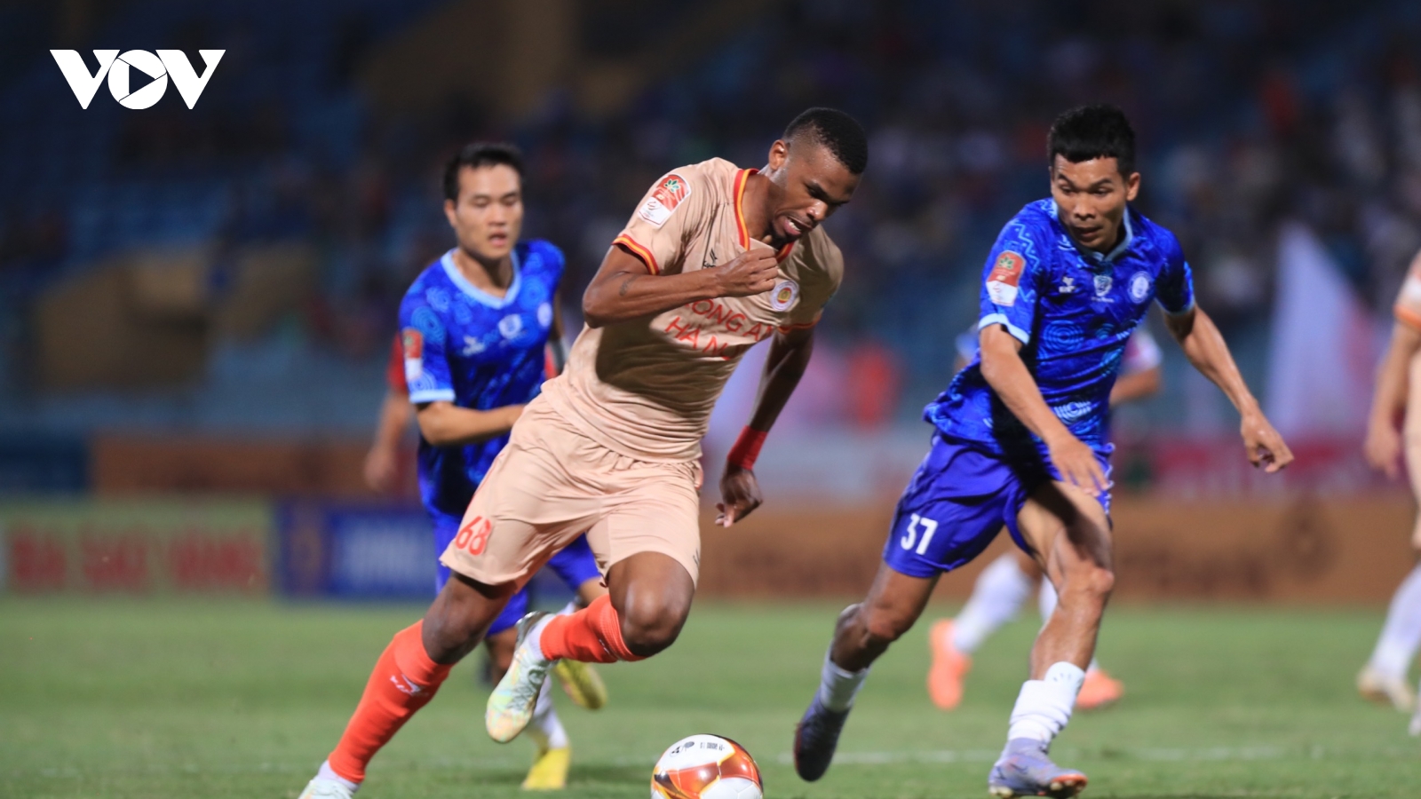 Trực tiếp CAHN 0-0 Khánh Hòa: Gustavo Henrique phụ công Văn Hậu