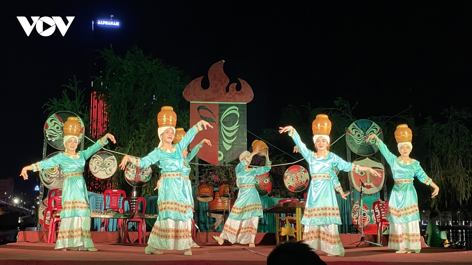 Chút chạnh lòng về bản quyền tác giả khi xem biểu diễn nghệ thuật ở Đà Nẵng