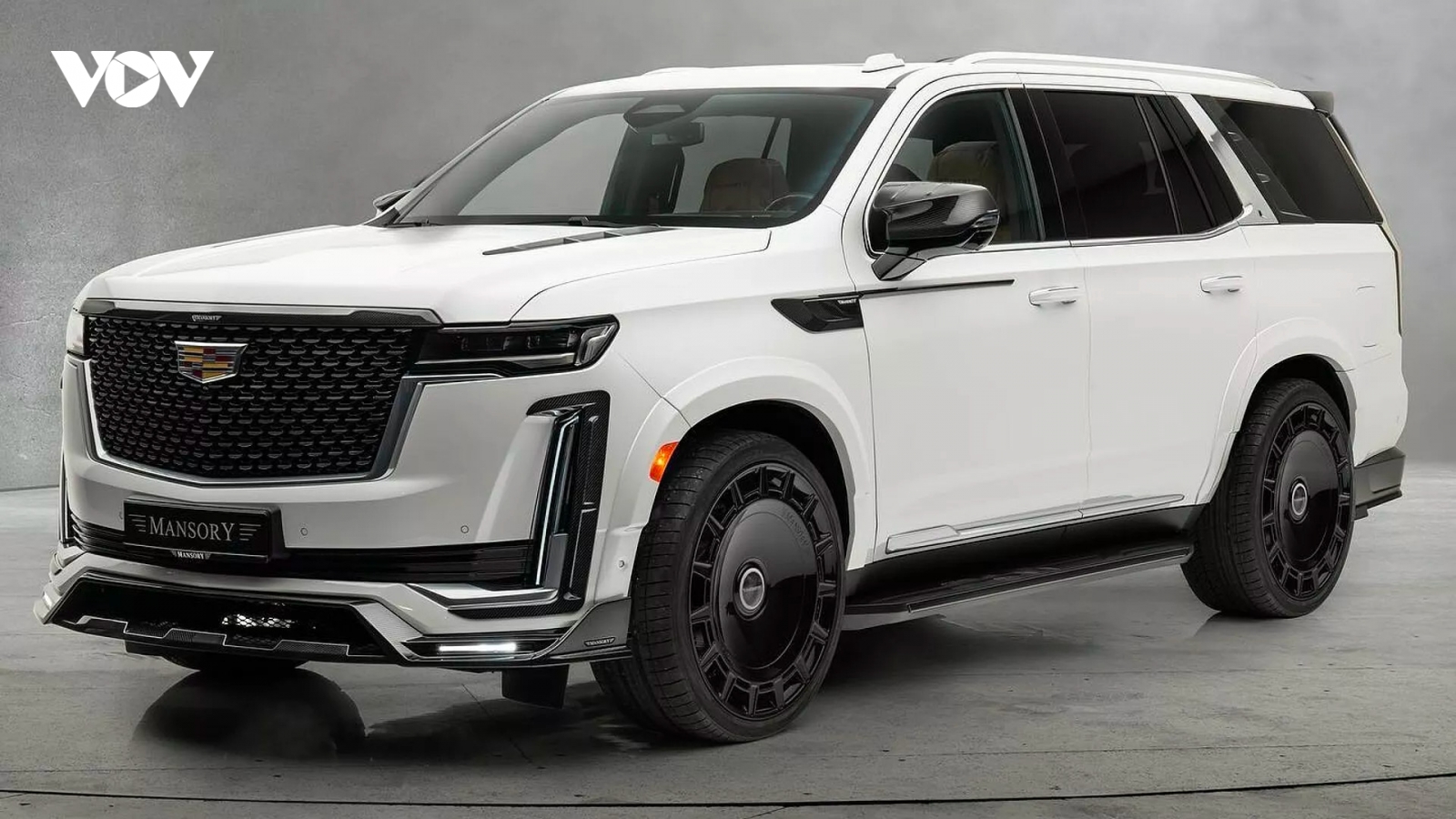 Cadillac Escalade hầm hố hơn với gói độ từ Mansory