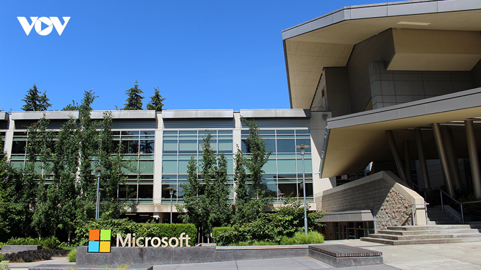 Microsoft đạt mức định giá cao kỷ lục gần 2.600 tỷ USD