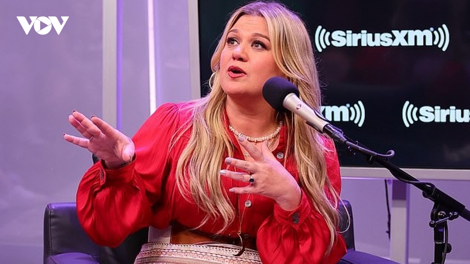 Kelly Clarkson thừa nhận phải uống thuốc chống trầm cảm sau khi ly hôn Brandon Black
