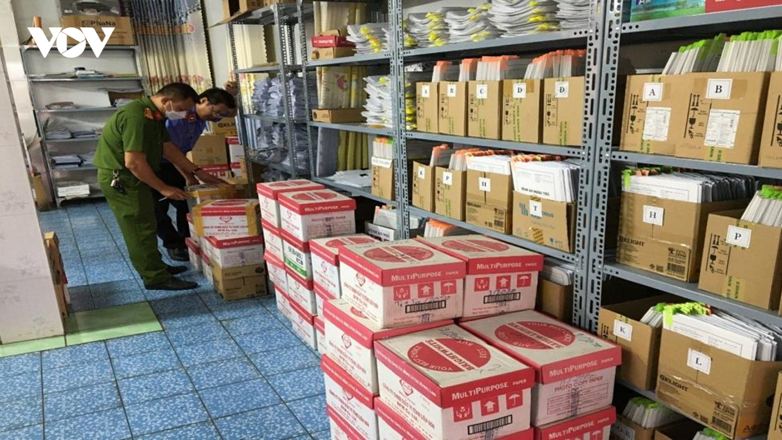Khám xét loạt phòng khám tại TP.Biên Hoà: Thu giữ hàng trăm giấy tờ khống