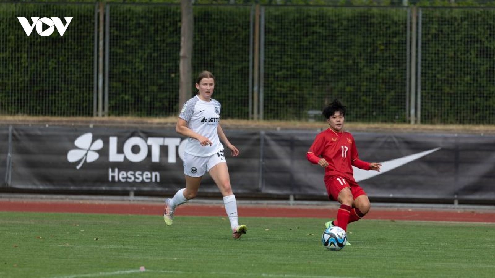 ĐT nữ Việt Nam đánh bại CLB dự Bundesliga trong trận đầu tiên ở Đức