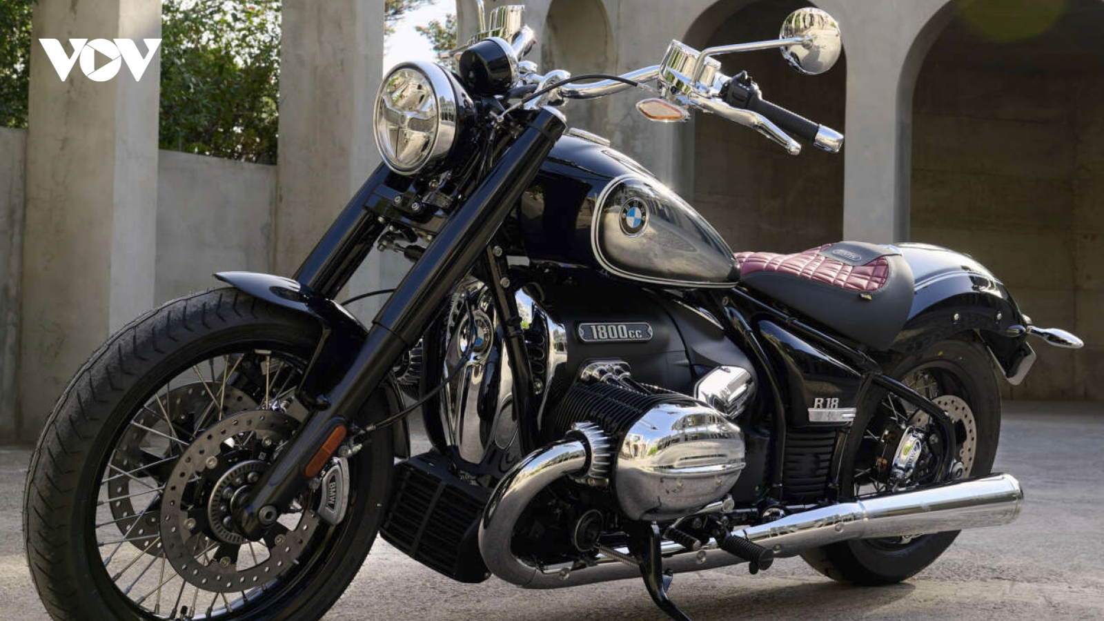 Ảnh chi tiết BMW R18 100 Years Edition giá gần 1 tỷ đồng