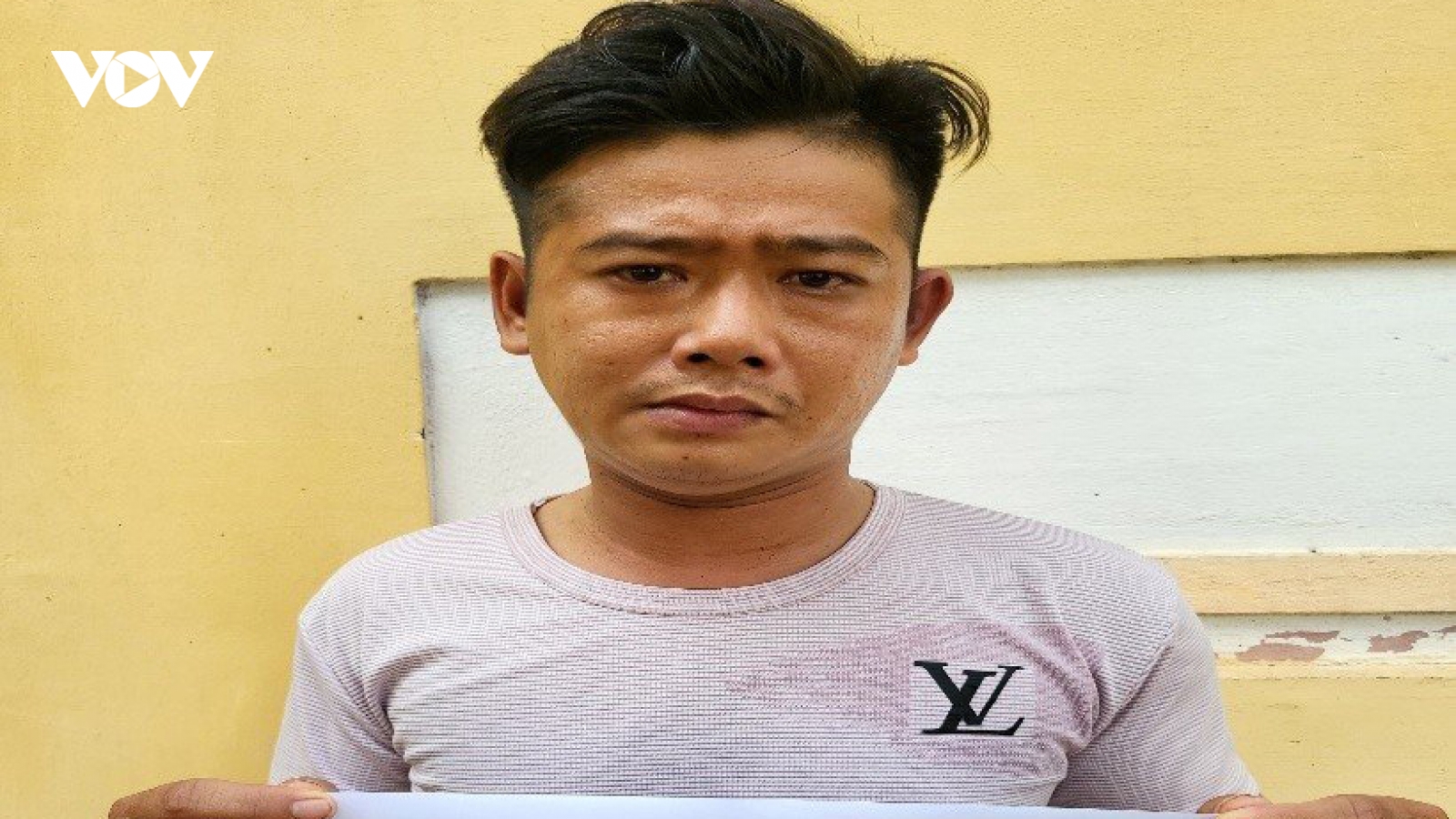Bắt nam thanh niên cướp tiền, giật vé số của cụ ông ở Bình Dương