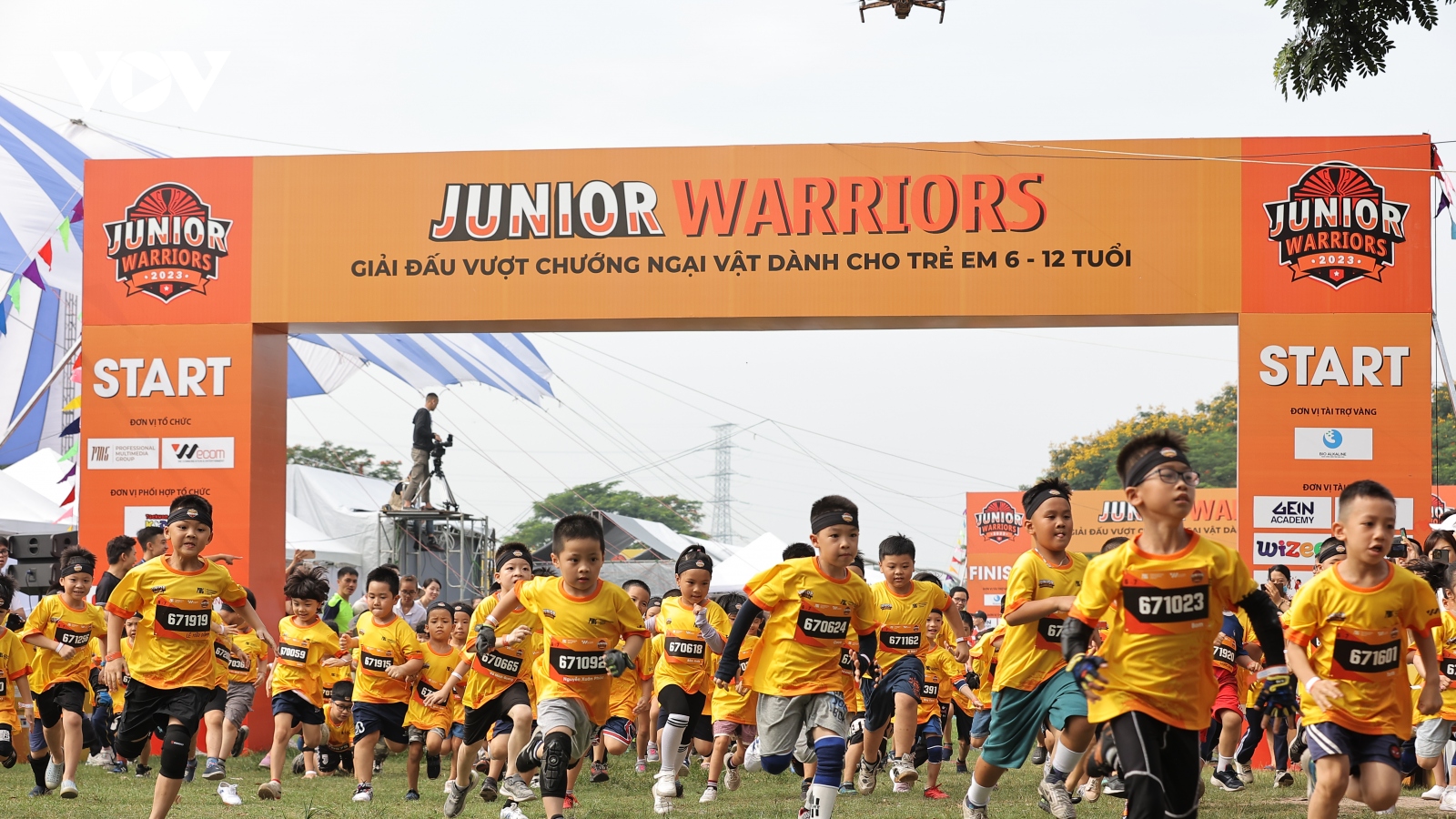 Sôi động Junior Warriors - Giải đấu vượt chướng ngại vật cho trẻ em