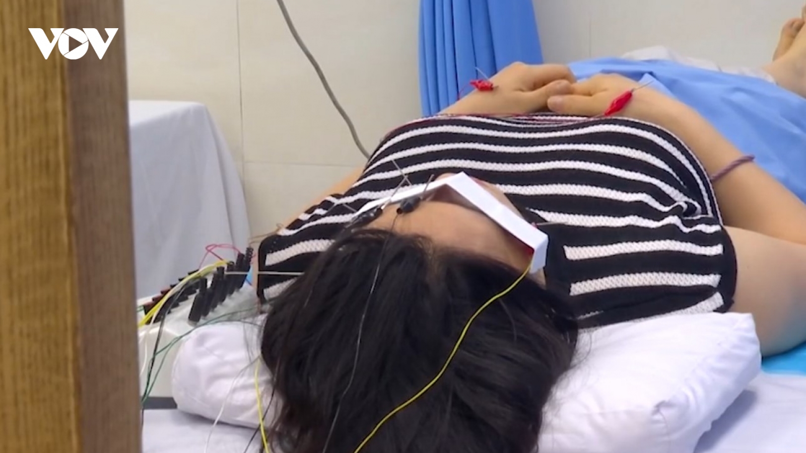 Dùng điều hòa không đúng cách, nhiều người bị liệt dây thần kinh