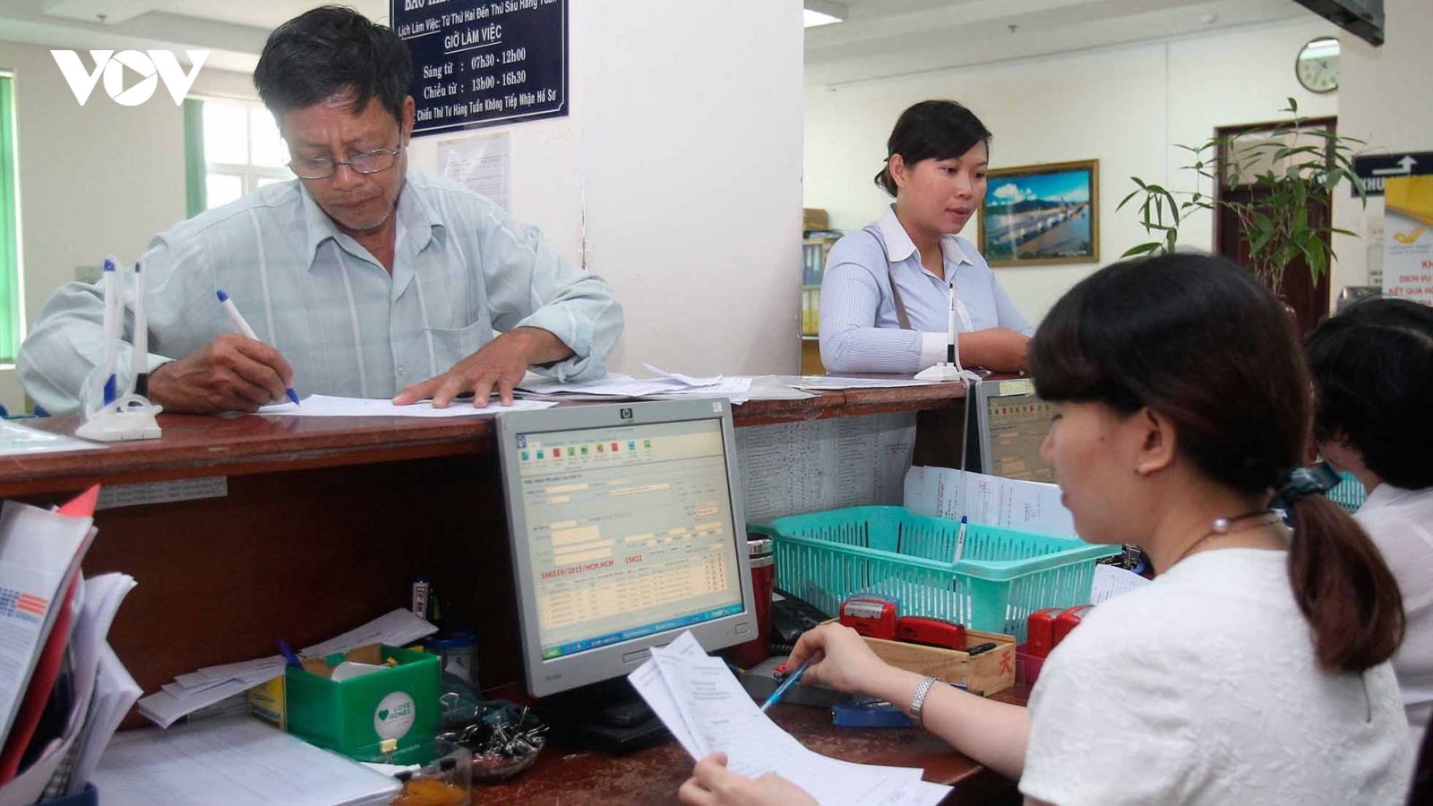 Cải cách chính sách tiền lương: Đảm bảo thu nhập cho cán bộ, công chức, viên chức