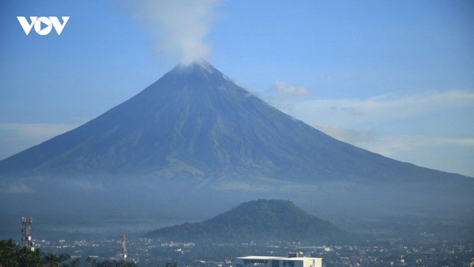 Philippines chuẩn bị trước khả năng núi lửa Mayon "phun trào nguy hiểm"