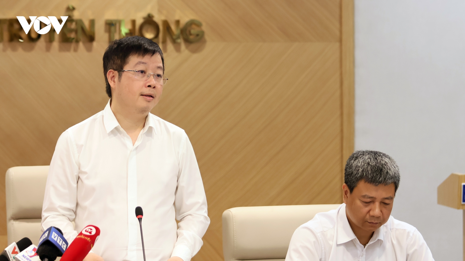 Bộ TT&TT sẽ xử lý nghiêm hiện tượng phim giang hồ mạng quảng cáo cờ bạc