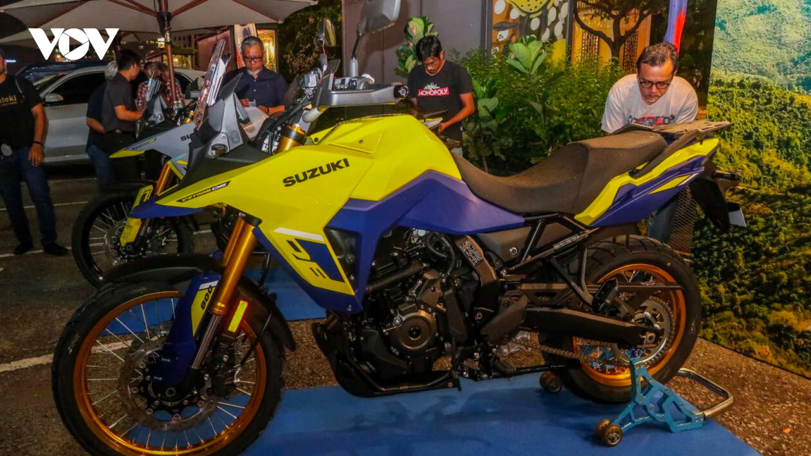 Suzuki ra mắt mẫu adventure hoàn toàn mới V-Strom 800DE 2023