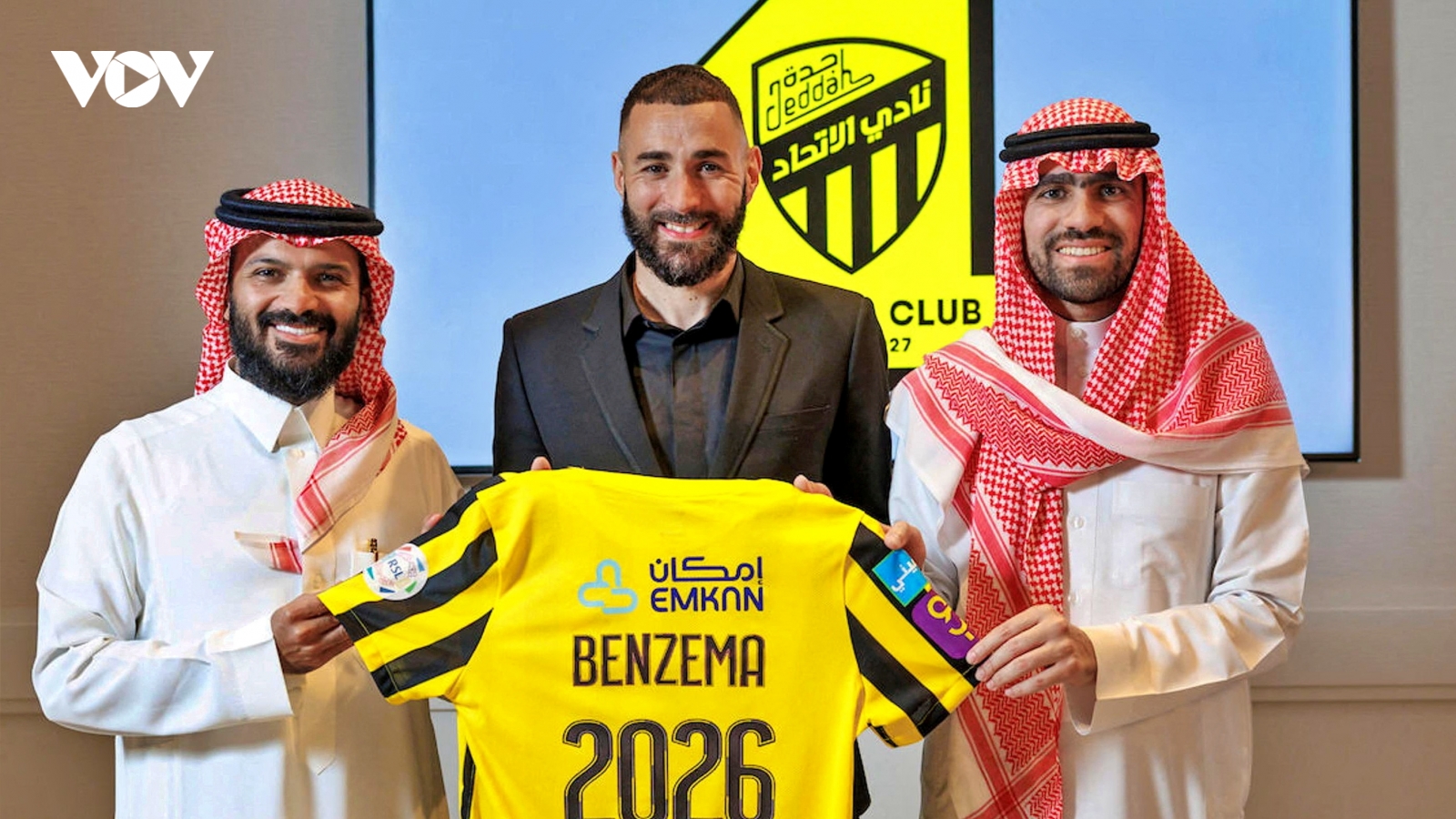 Benzema ký hợp đồng 3 năm với Al Ittihad, trở thành đối thủ của Ronaldo
