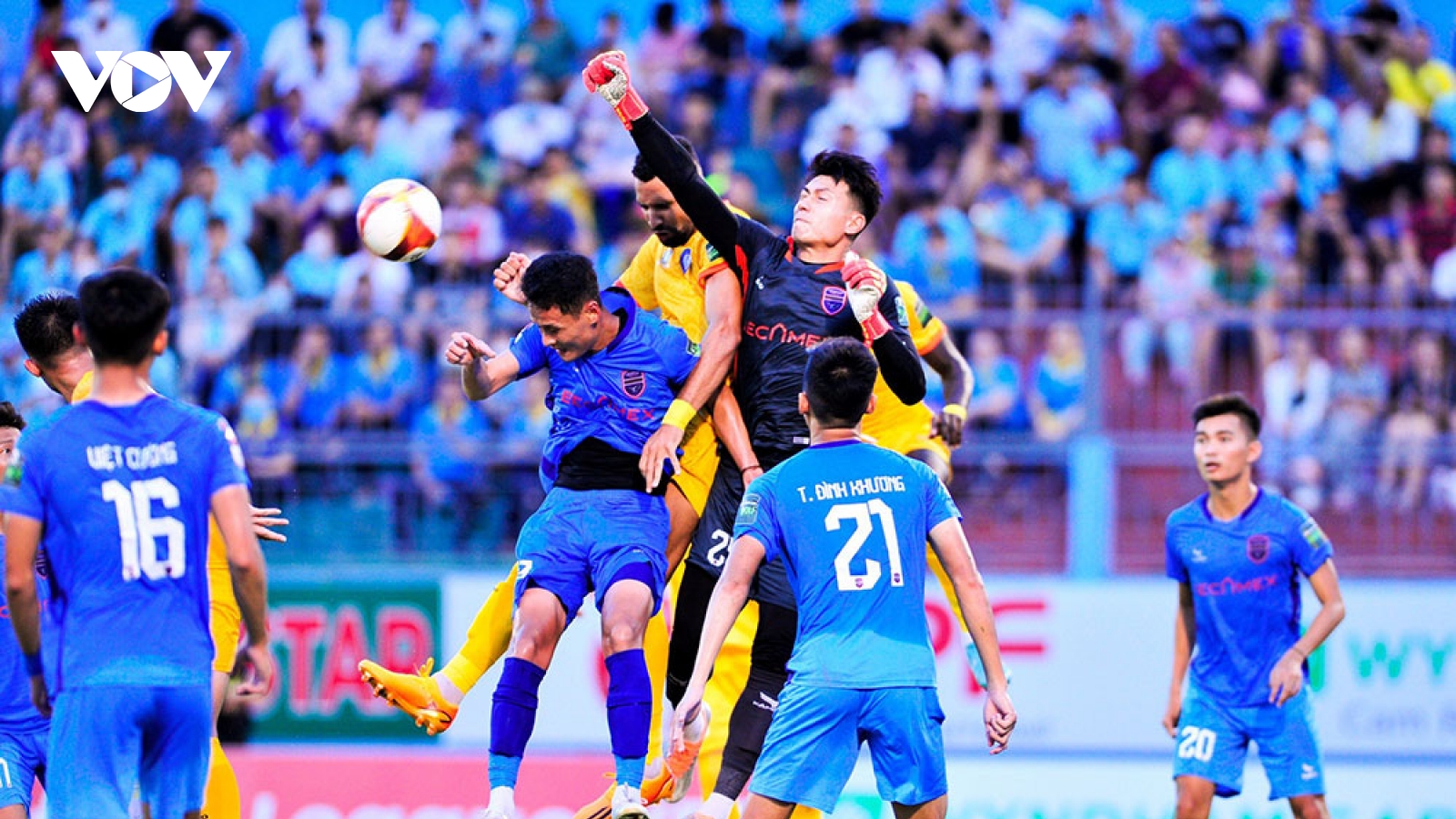 TRỰC TIẾP Bình Dương 1-0 Thanh Hóa: Việt Cường mở tỷ số từ quả phạt đền