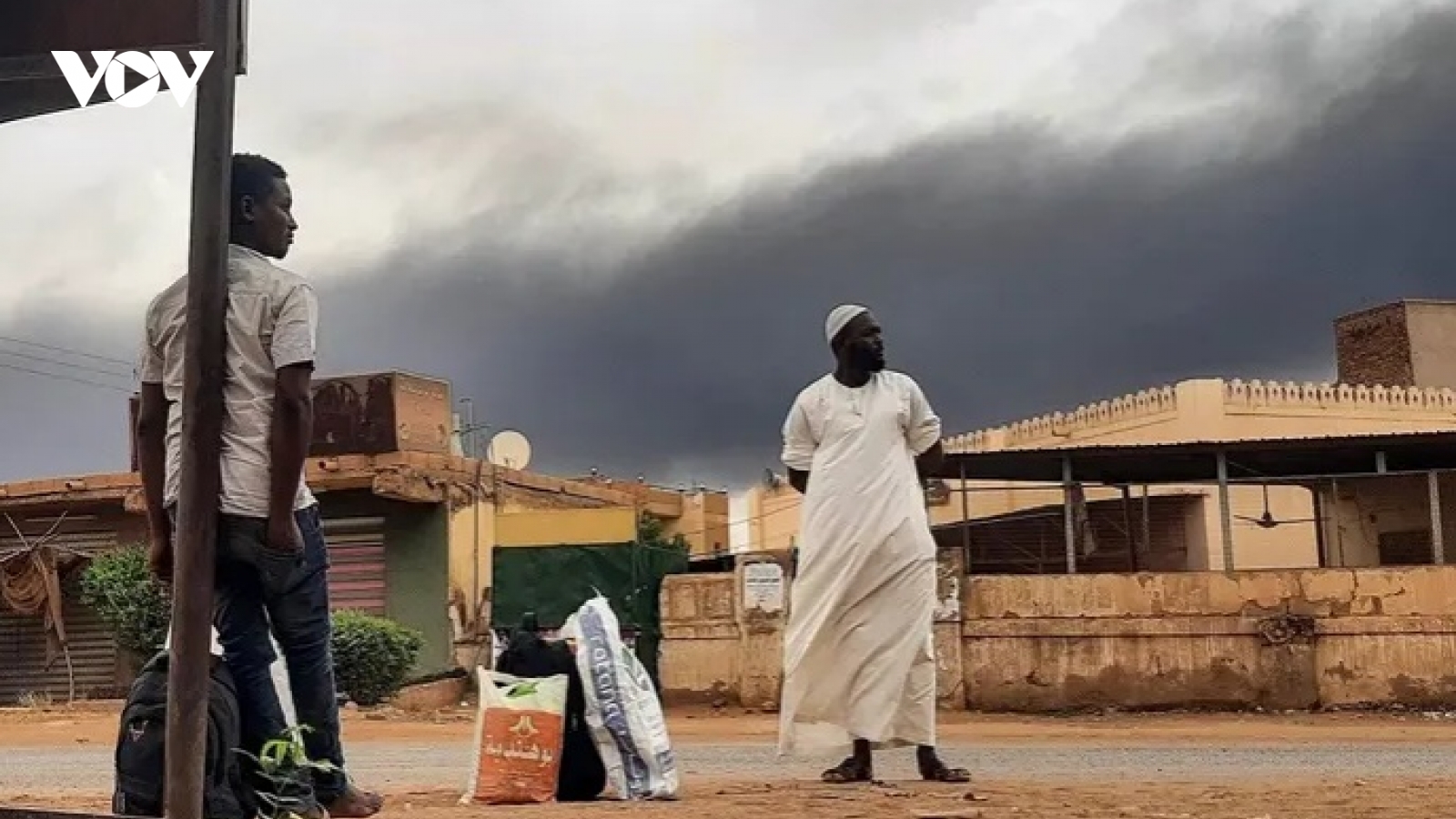 Thủ đô của Sudan bị không kích, hàng chục dân thường thiệt mạng
