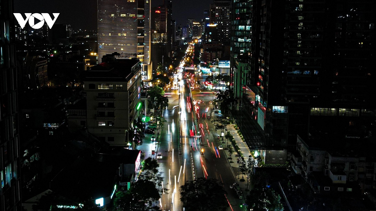 Giảm chiếu sáng ở đường phố Hà Nội để tiết kiệm điện