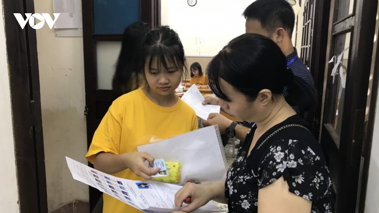 Đình chỉ 3 thí sinh vì mang điện thoại vào phòng thi ở Bắc Ninh