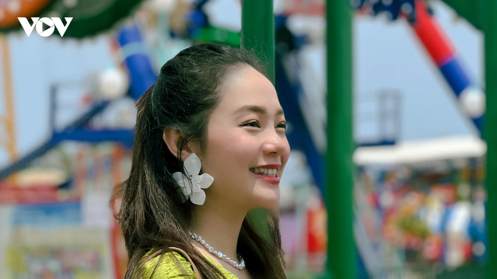 Minh Hằng xinh đẹp khi mang bầu