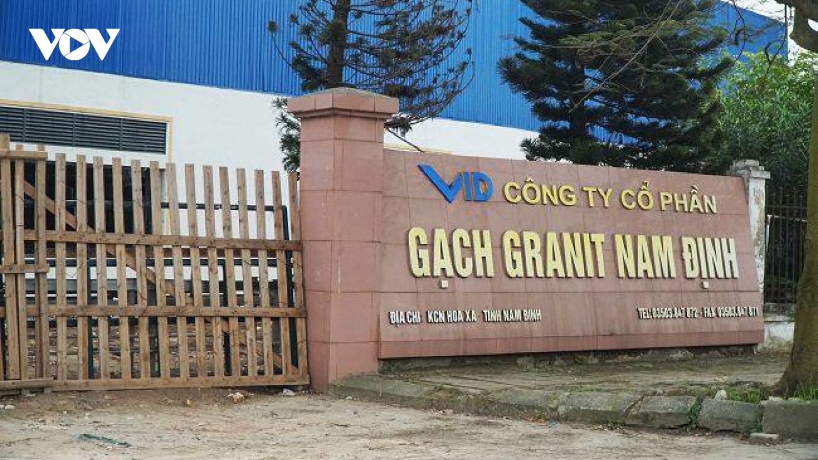 Xử phạt công ty gạch Granit Nam Định vì hành vi xả nước thải ra KCN Hòa Xá