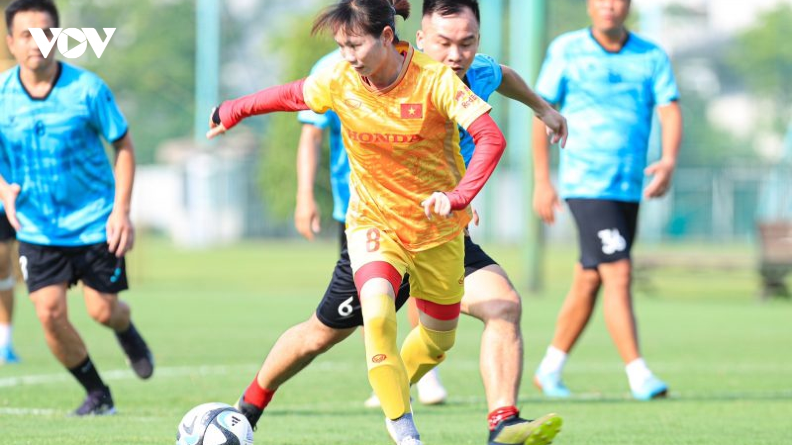 ĐT nữ Việt Nam đánh bại đội lão tướng SEA Games 2003