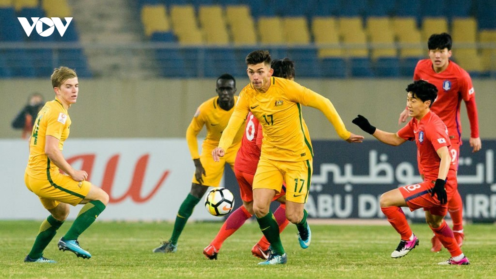 Chuyển nhượng V-League 2023: Đà Nẵng mua cầu thủ Australia, Quang Hải ra mắt CAHN