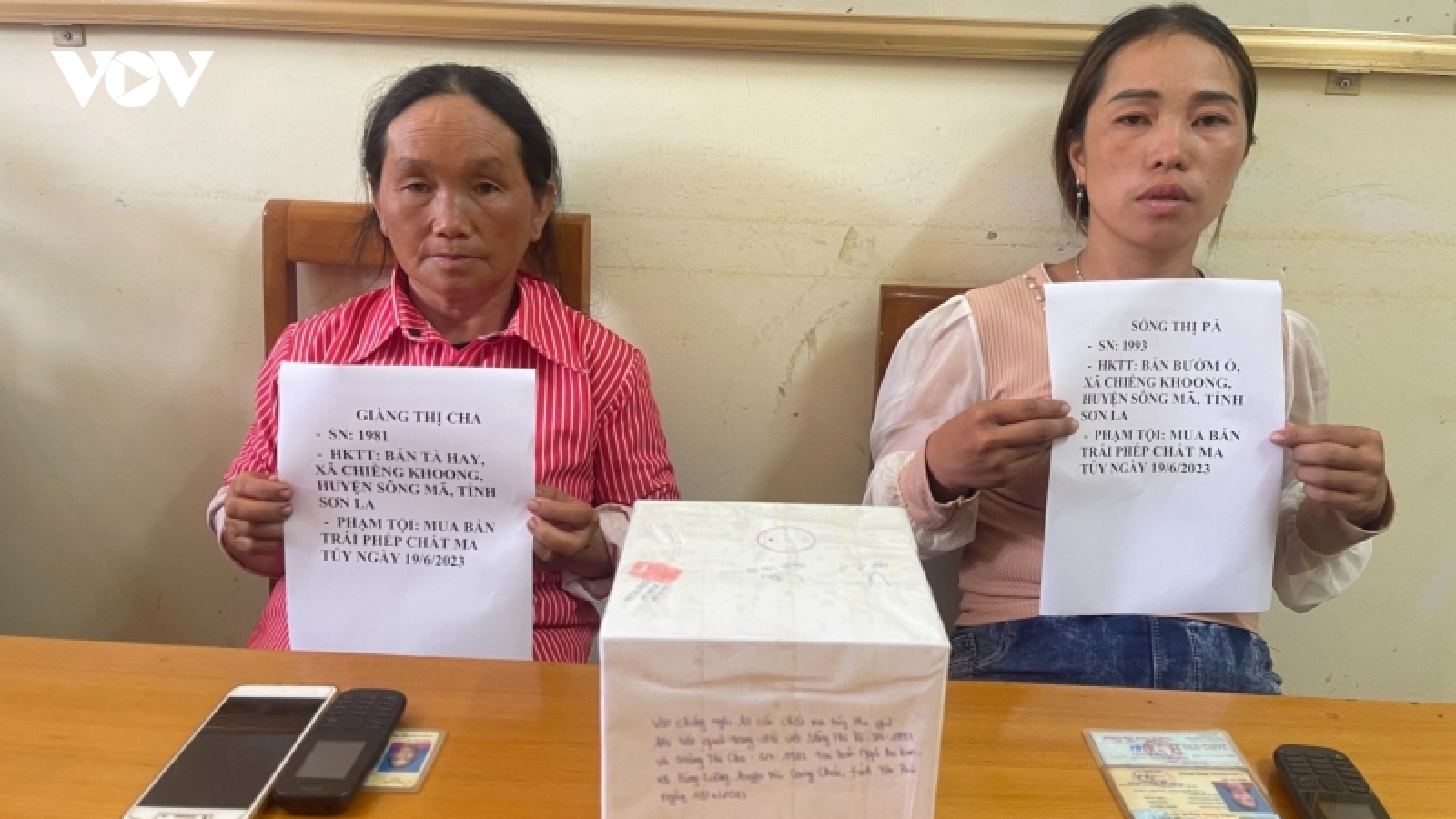 Hai phụ nữ mua bán 1 bánh heroin và 6.000 viên ma túy