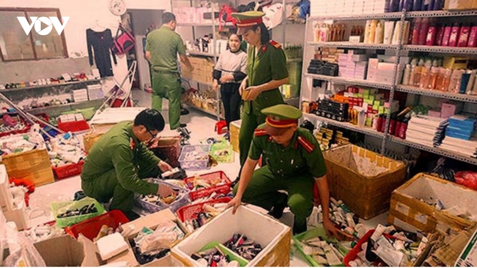 Việt Nam quản lý mỹ phẩm nhập khẩu như thế nào khi đứng đầu ASEAN về “nhập siêu”?