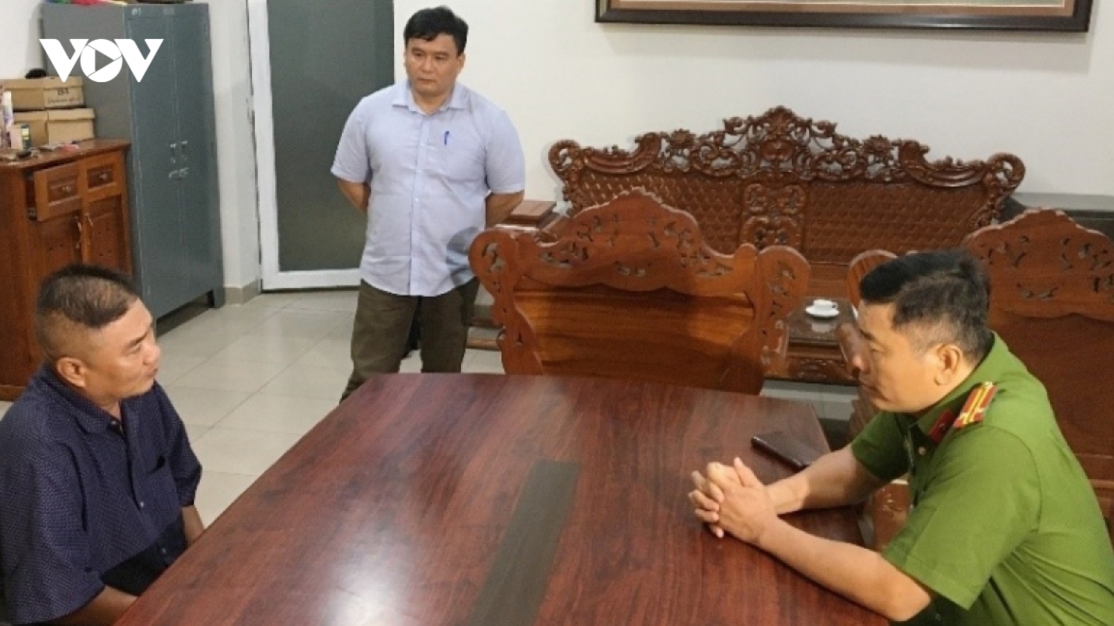 Nóng 24h: Giả công an lừa bác sĩ 500 triệu đồng để "chạy án"