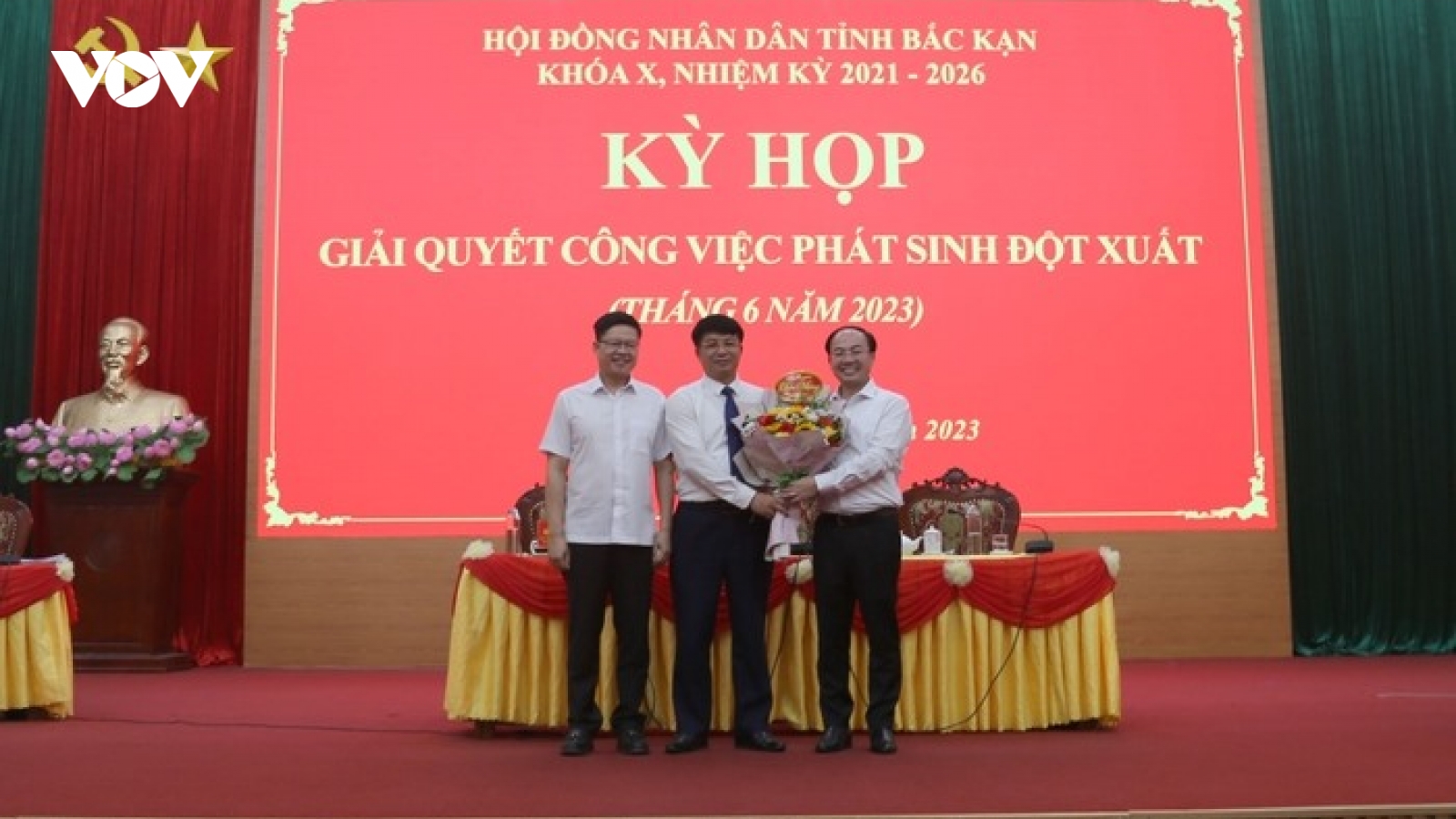 Phê chuẩn kết quả bầu Phó Chủ tịch UBND tỉnh Bắc Kạn