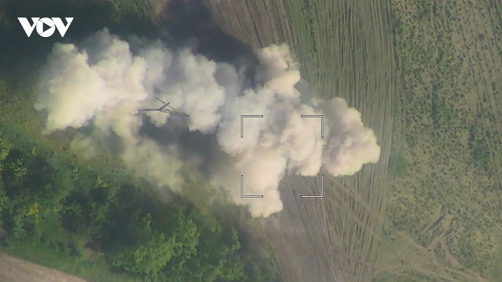 Lính dù Nga sử dụng thông tin từ UAV để nã pháo chính xác vào xe tăng Ukraine