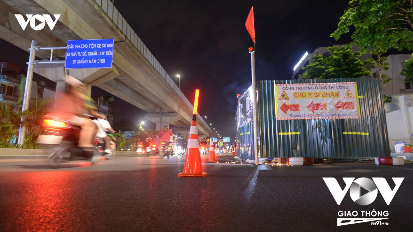 Hà Nội: Rào đường Nguyễn Trãi trong đêm
