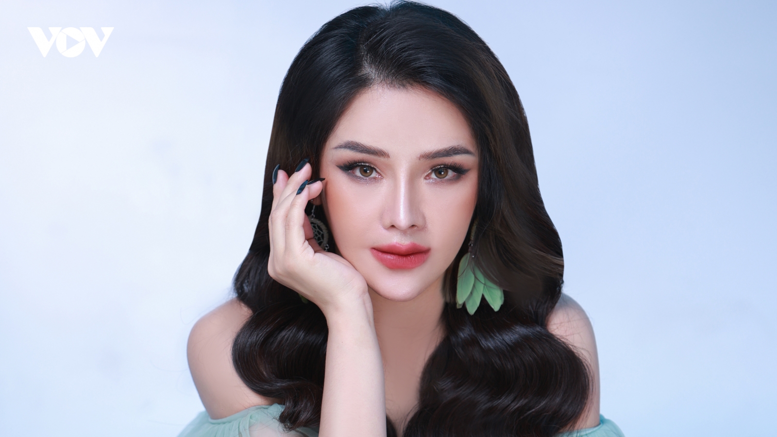 "Mỹ nhân Bolero" Tô Ngọc Hà ra MV nhạc trẻ sôi động "Mùa hè bỏng cháy"