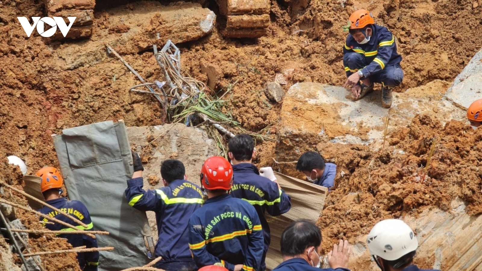 Vụ sạt lở đất kinh hoàng tại Đà Lạt: Đã tìm thấy vị trí 2 nạn nhân