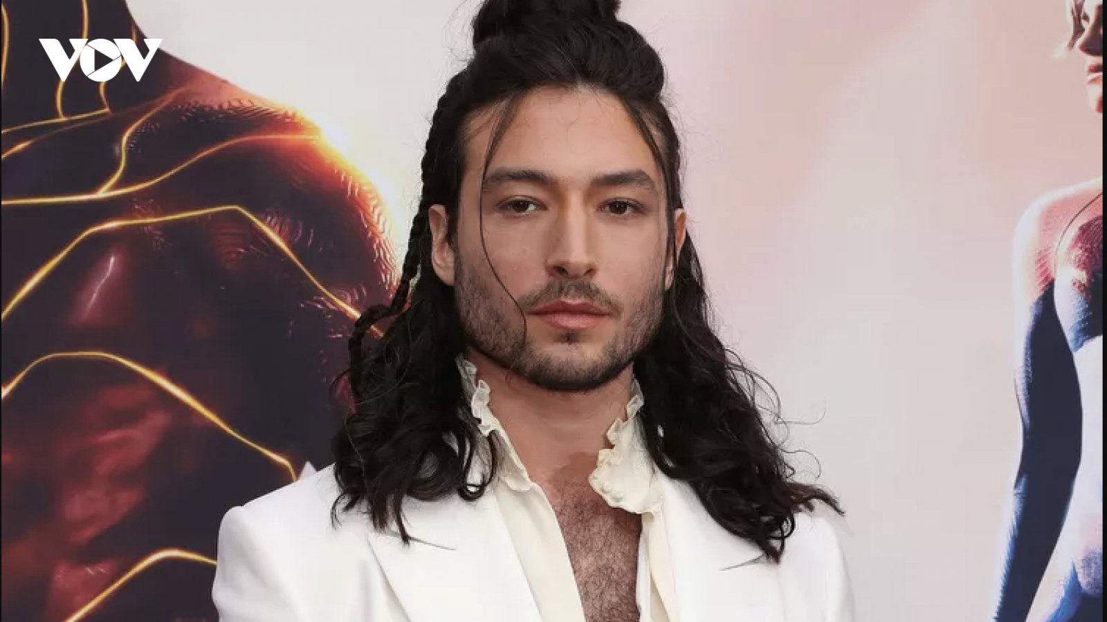 Ezra Miller dự thảm đỏ "The Flash" sau loạt bê bối cá nhân