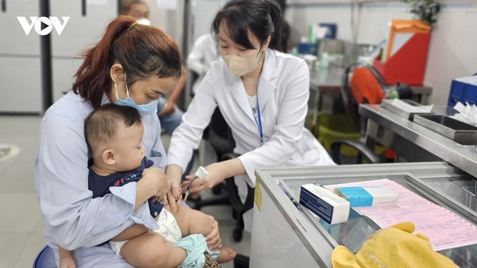 Dịch tay chân miệng căng thẳng, thuốc điều trị khan hiếm