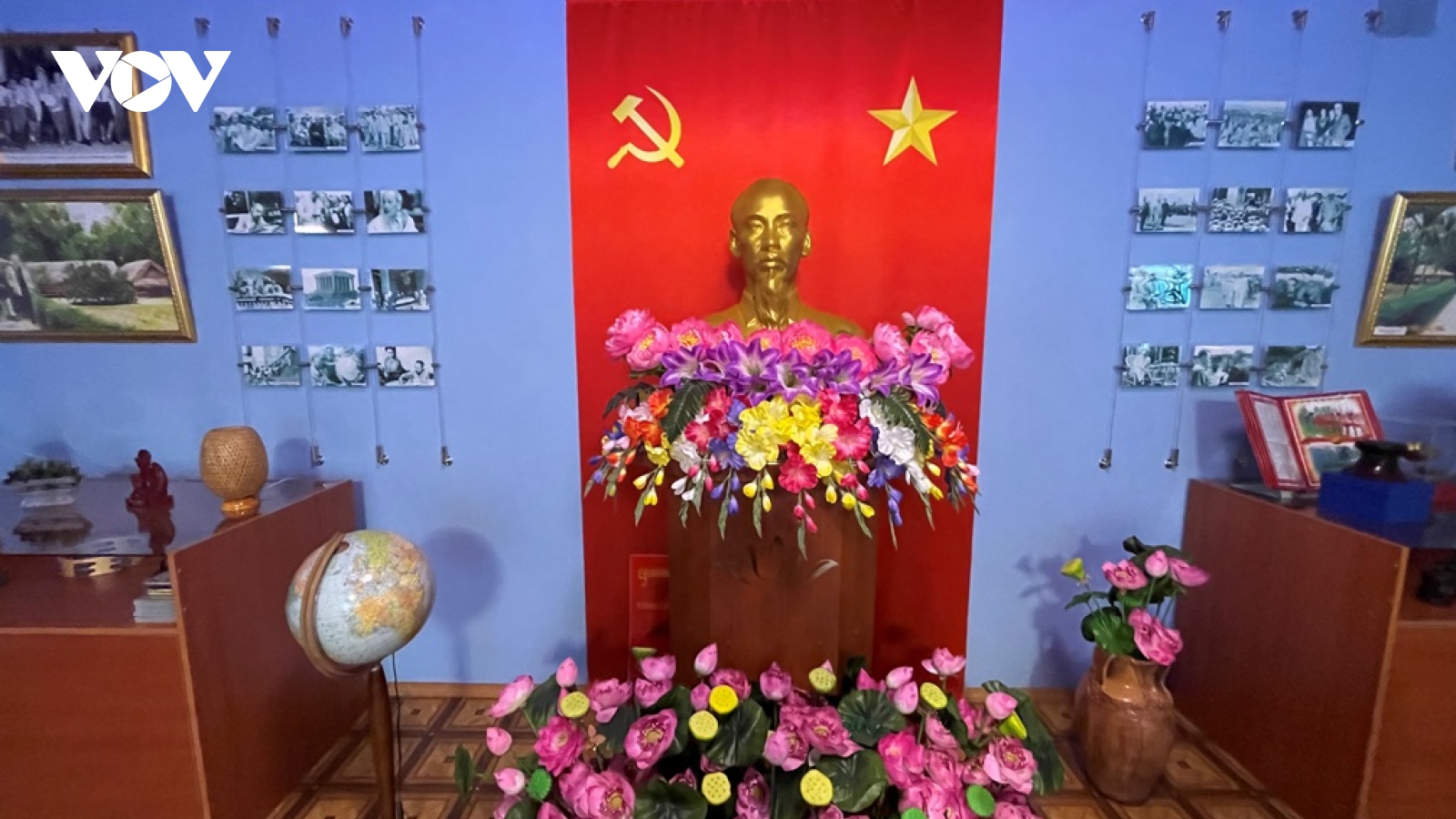 Xúc động trước tình cảm của người dân trên quê hương V.I.Lenin dành cho Bác