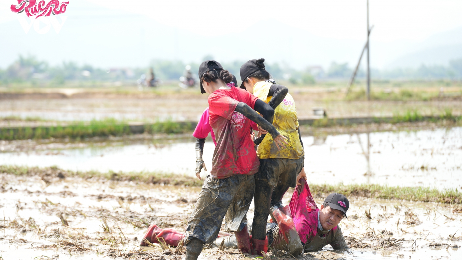Trường Giang lao đao, kêu cứu trên bãi bùn ở Bình Định