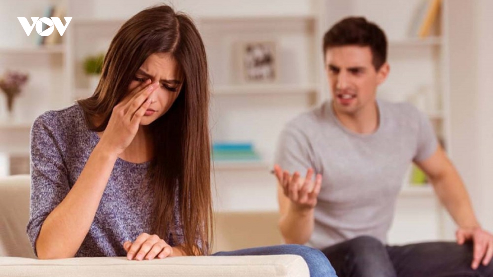 "Trầm cảm" vì bạn gái 3 tháng nhảy việc 1 lần vì nghe lời thầy bói