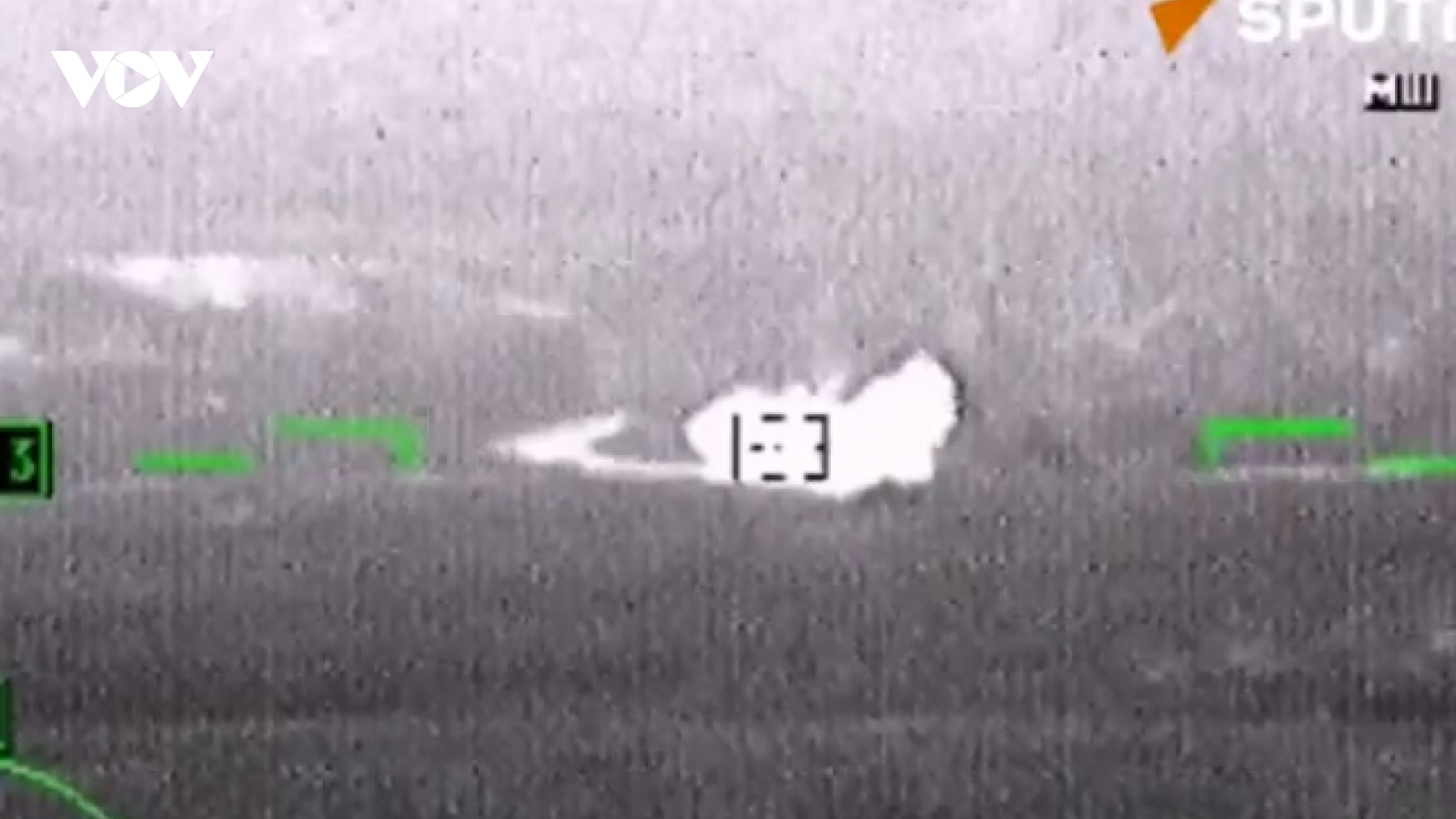 Trực thăng Nga Ka-52 bắn hạ 2 xe thiết giáp Ukraine bằng tên lửa Vikhr