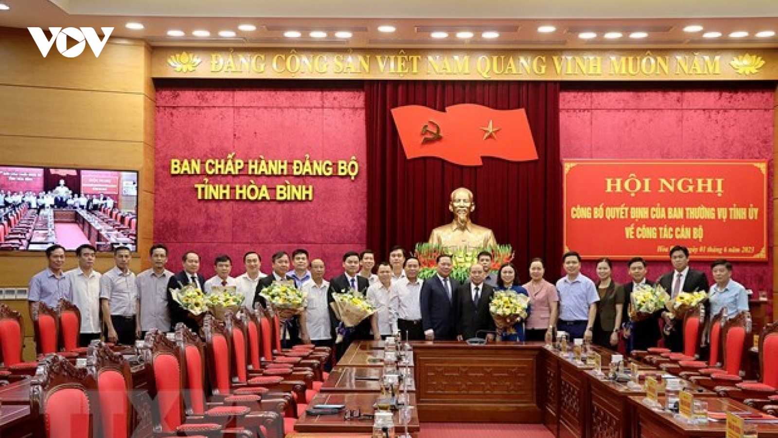 Hòa Bình công bố các nghị quyết, quyết định về công tác cán bộ