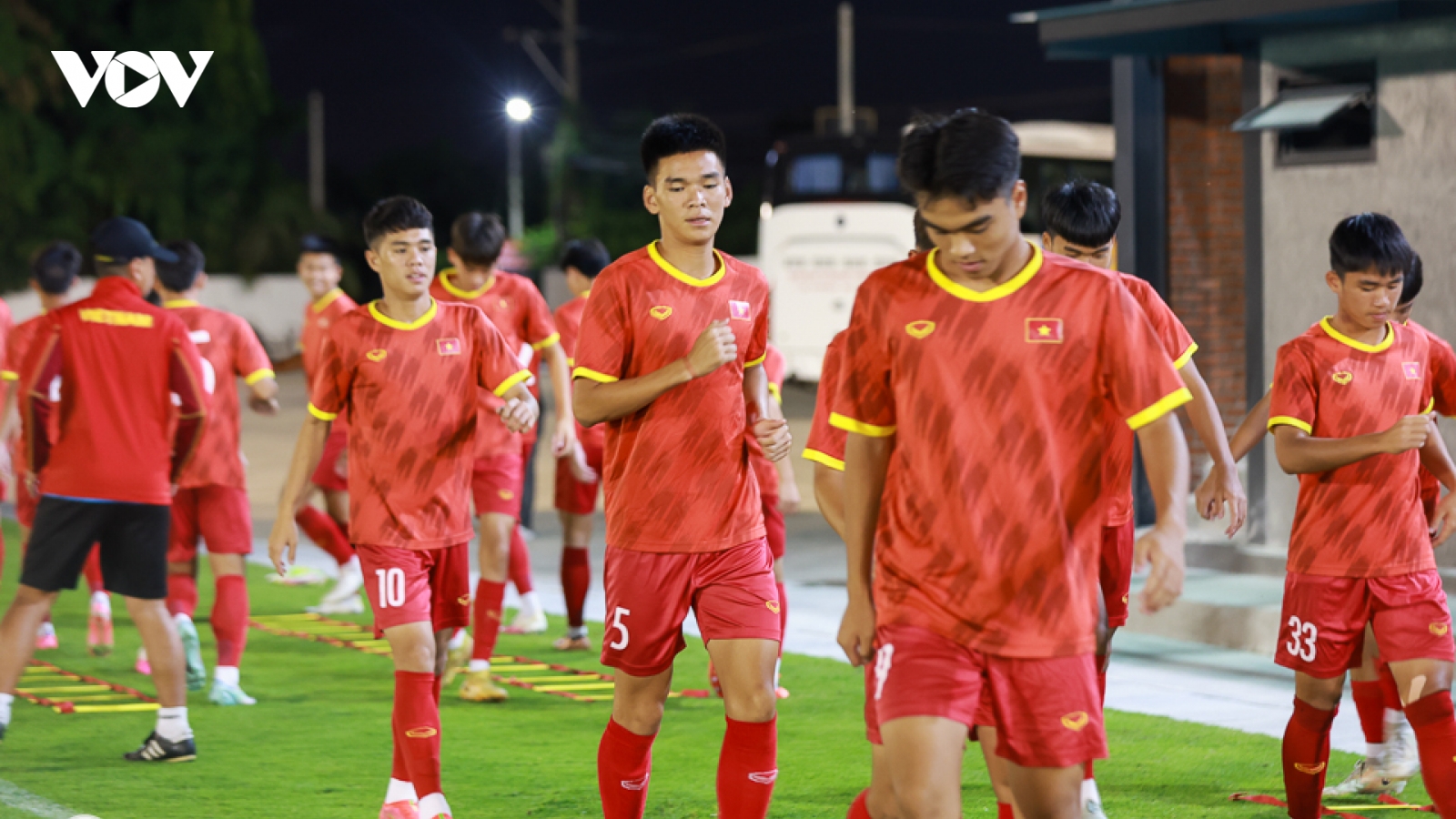 U17 Việt Nam tập buổi đầu tiên khi sang Thái Lan dự VCK U17 châu Á 2023