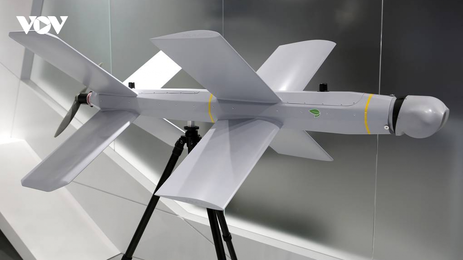 Iran trình làng máy bay không người lái mới giống UAV Lancet của Nga