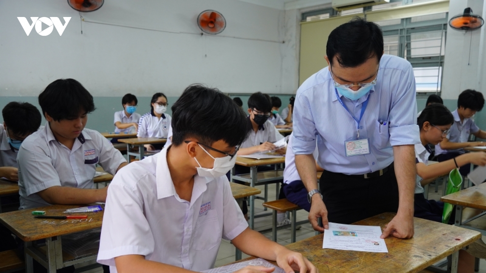 Sáng nay (9/6), hơn 129.000 thí sinh Hà Nội làm thủ tục dự thi lớp 10 THPT công lập